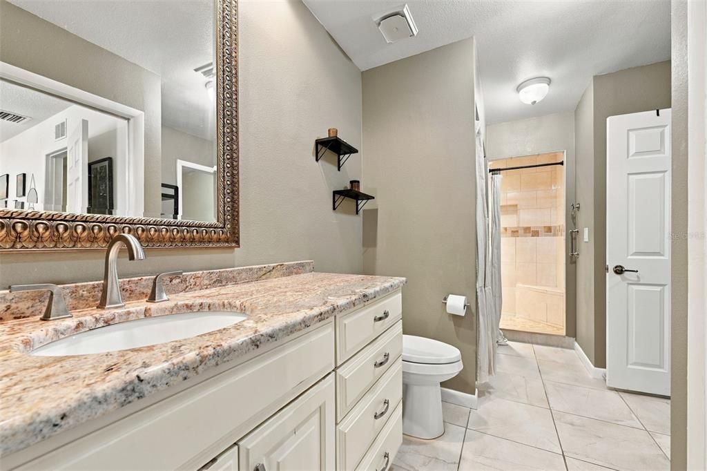 For Sale: $259,000 (2 beds, 1 baths, 1231 Square Feet)
