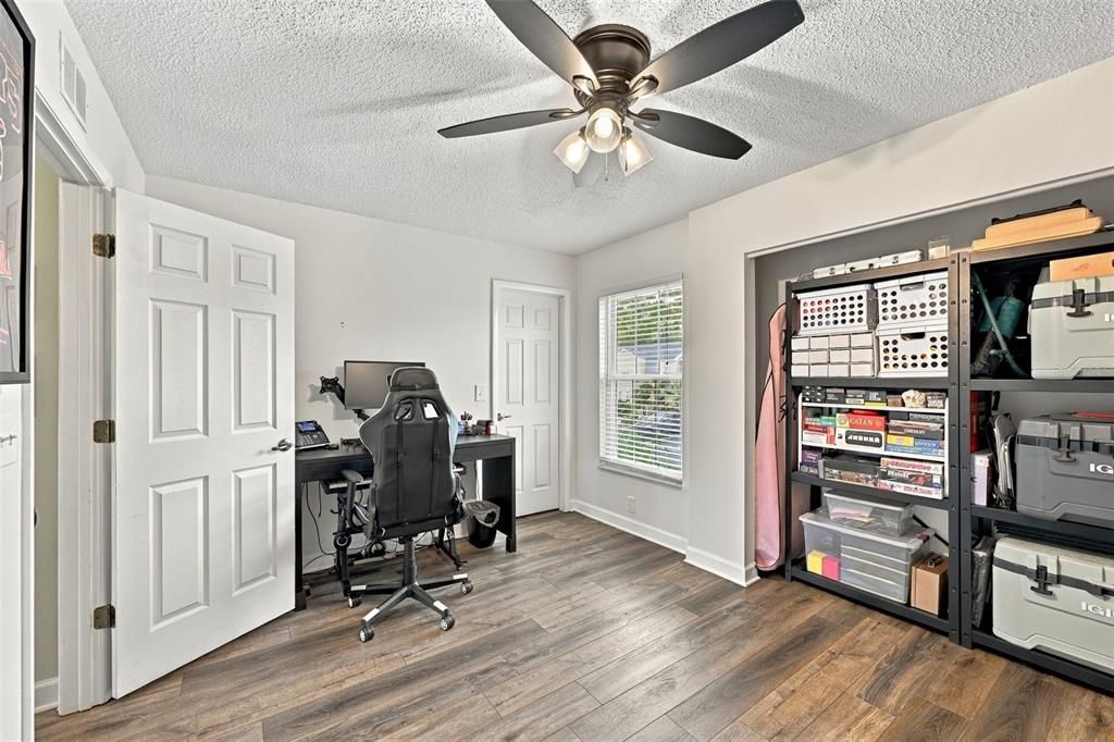 For Sale: $259,000 (2 beds, 1 baths, 1231 Square Feet)