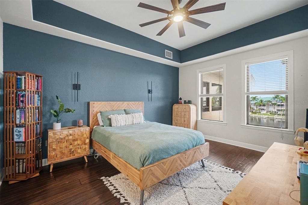 For Sale: $400,000 (3 beds, 2 baths, 1882 Square Feet)