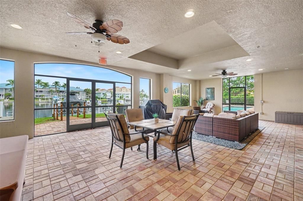 For Sale: $400,000 (3 beds, 2 baths, 1882 Square Feet)