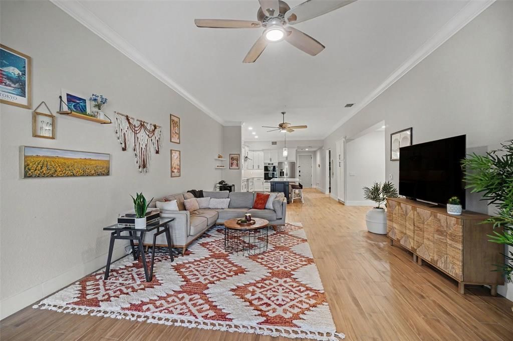 For Sale: $400,000 (3 beds, 2 baths, 1882 Square Feet)