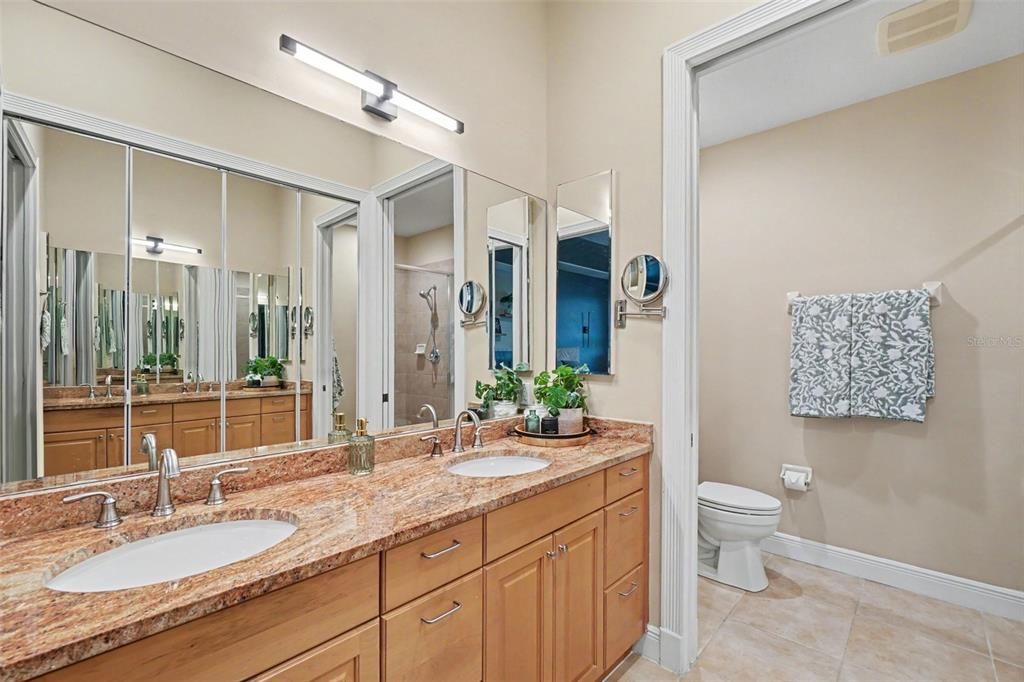For Sale: $400,000 (3 beds, 2 baths, 1882 Square Feet)