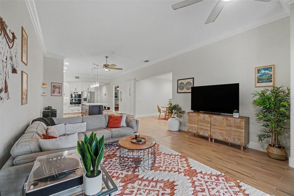 For Sale: $400,000 (3 beds, 2 baths, 1882 Square Feet)