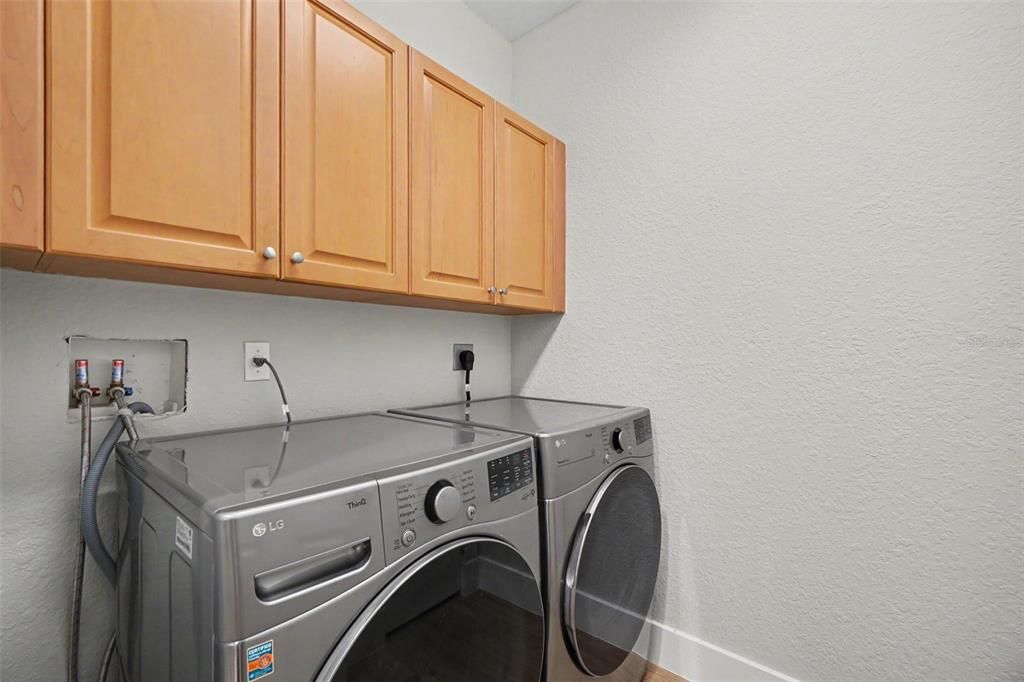 For Sale: $400,000 (3 beds, 2 baths, 1882 Square Feet)