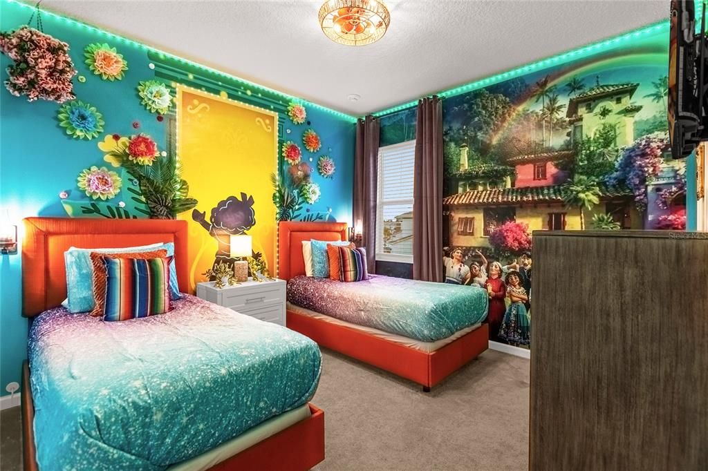For Sale: $1,595,000 (15 beds, 15 baths, 6333 Square Feet)