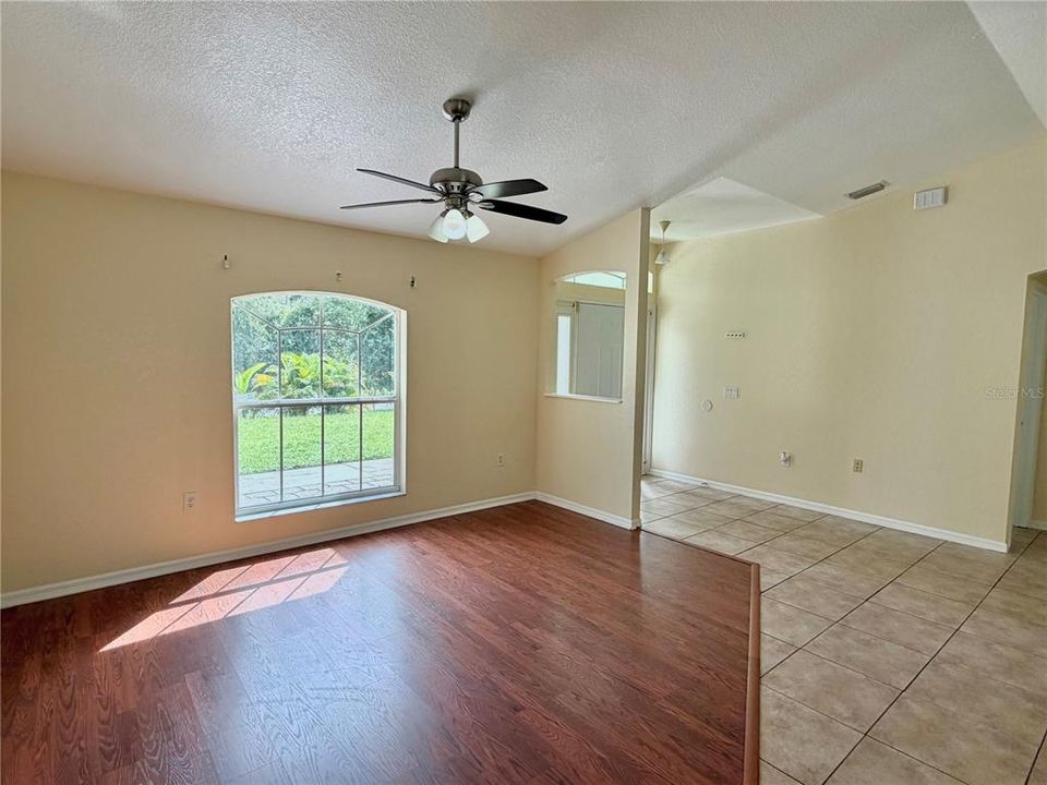 En Venta: $259,900 (3 camas, 2 baños, 1226 Pies cuadrados)