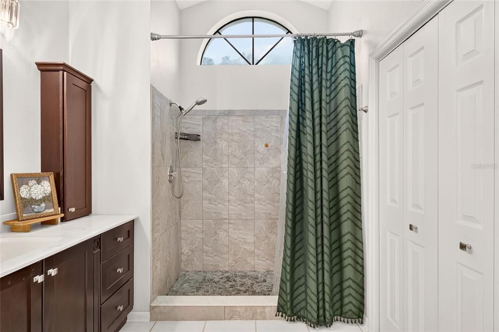 For Sale: $480,000 (4 beds, 2 baths, 2432 Square Feet)