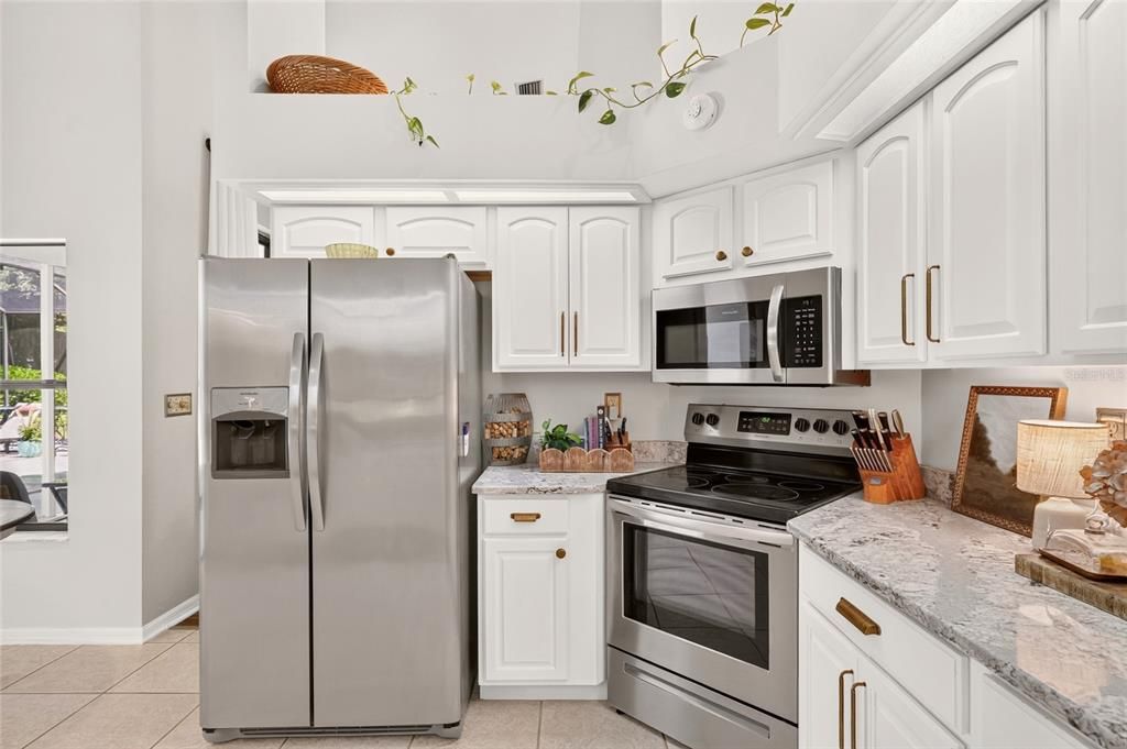 For Sale: $480,000 (4 beds, 2 baths, 2432 Square Feet)