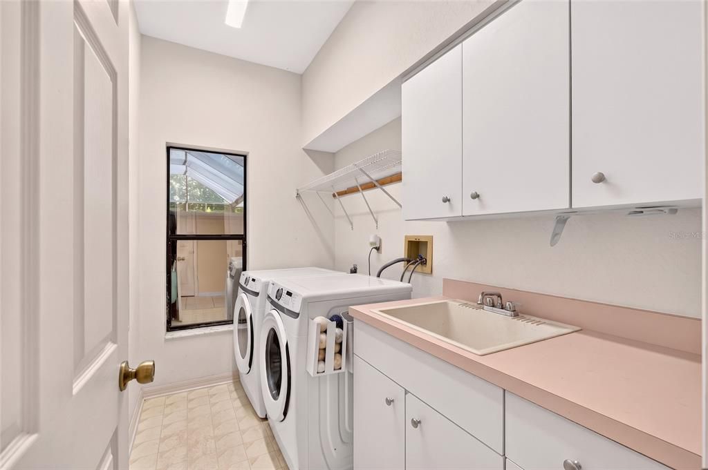 For Sale: $480,000 (4 beds, 2 baths, 2432 Square Feet)