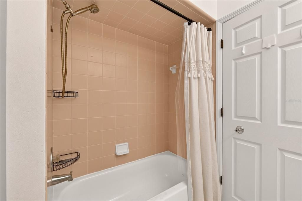 For Sale: $480,000 (4 beds, 2 baths, 2432 Square Feet)