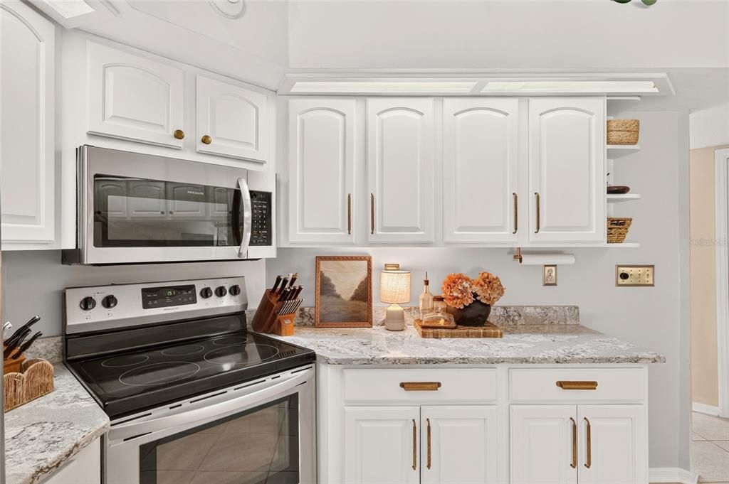 For Sale: $480,000 (4 beds, 2 baths, 2432 Square Feet)