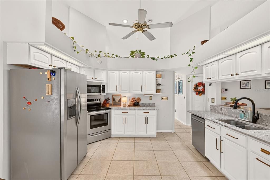 For Sale: $480,000 (4 beds, 2 baths, 2432 Square Feet)