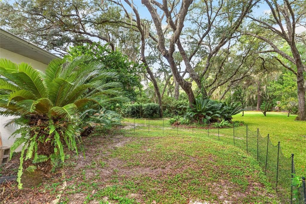 For Sale: $480,000 (4 beds, 2 baths, 2432 Square Feet)
