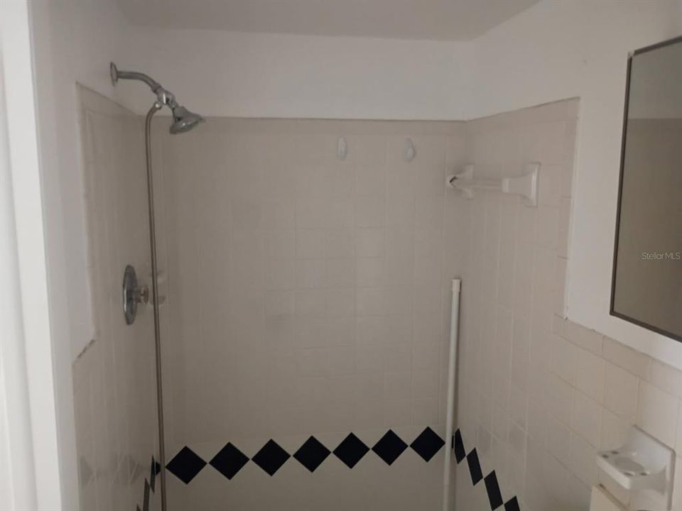 В аренду: $1,350 (1 спален, 1 ванн, 500 Квадратных фут)