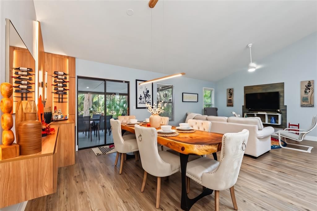 For Sale: $450,000 (3 beds, 2 baths, 1420 Square Feet)
