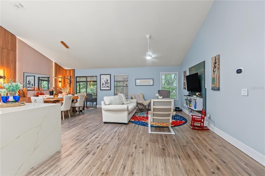 For Sale: $450,000 (3 beds, 2 baths, 1420 Square Feet)