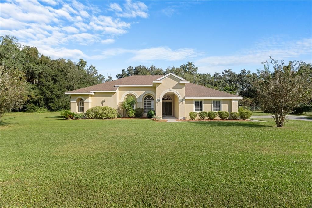 For Sale: $469,000 (3 beds, 2 baths, 2092 Square Feet)