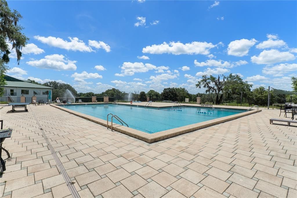 For Sale: $469,000 (3 beds, 2 baths, 2092 Square Feet)
