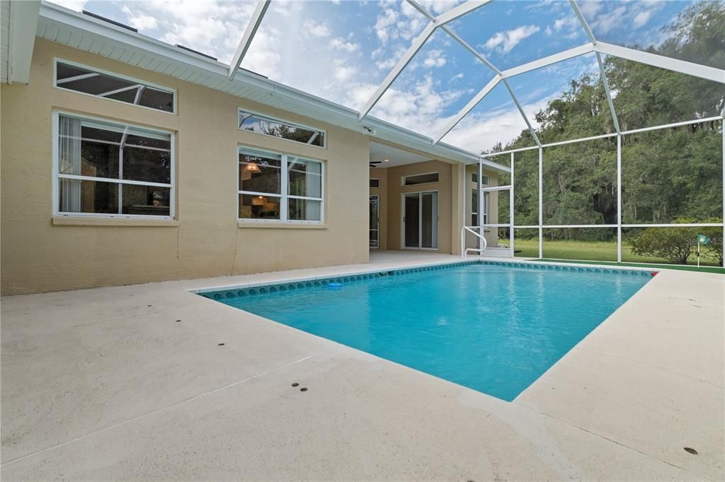 For Sale: $469,000 (3 beds, 2 baths, 2092 Square Feet)