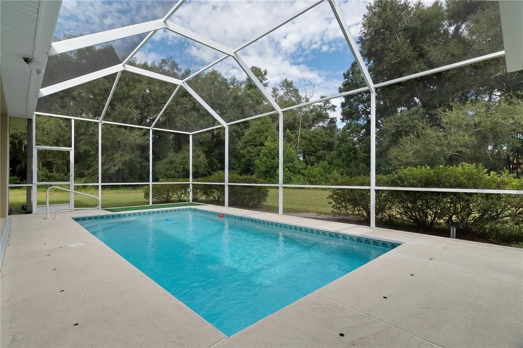 For Sale: $469,000 (3 beds, 2 baths, 2092 Square Feet)