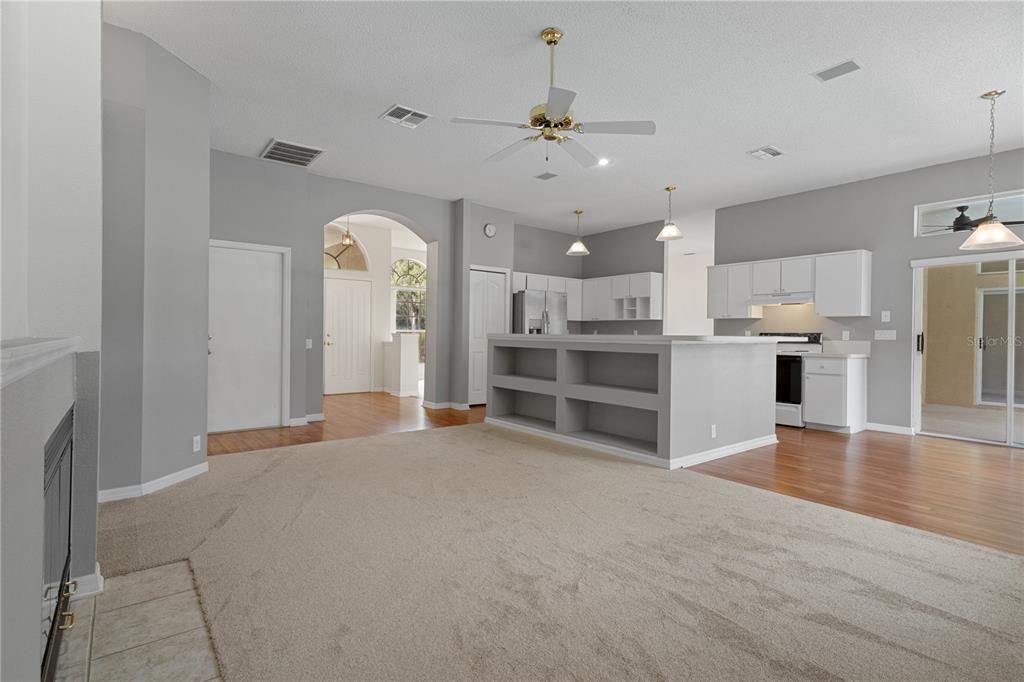 For Sale: $469,000 (3 beds, 2 baths, 2092 Square Feet)