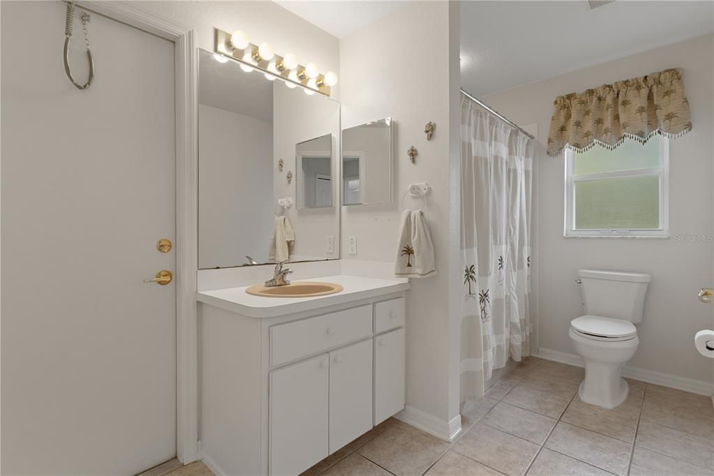 For Sale: $469,000 (3 beds, 2 baths, 2092 Square Feet)