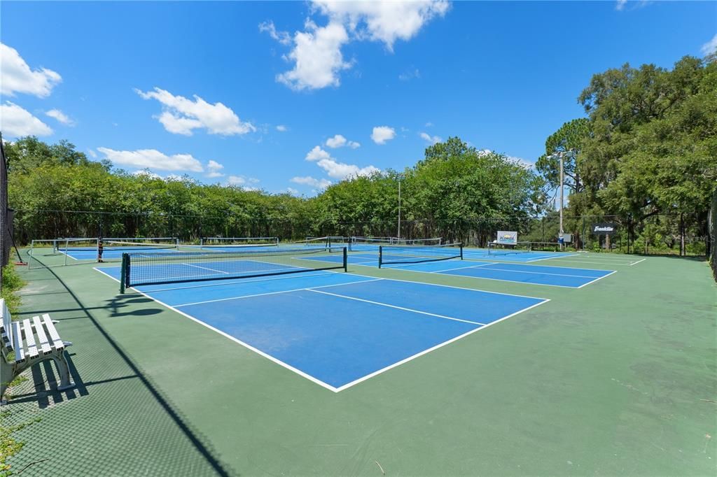 For Sale: $469,000 (3 beds, 2 baths, 2092 Square Feet)