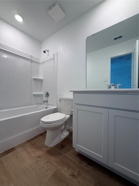 В аренду: $1,800 (3 спален, 2 ванн, 1386 Квадратных фут)