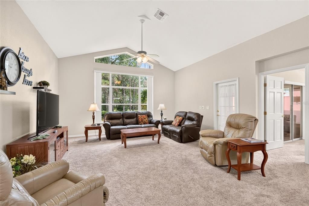 For Sale: $274,888 (2 beds, 2 baths, 1618 Square Feet)