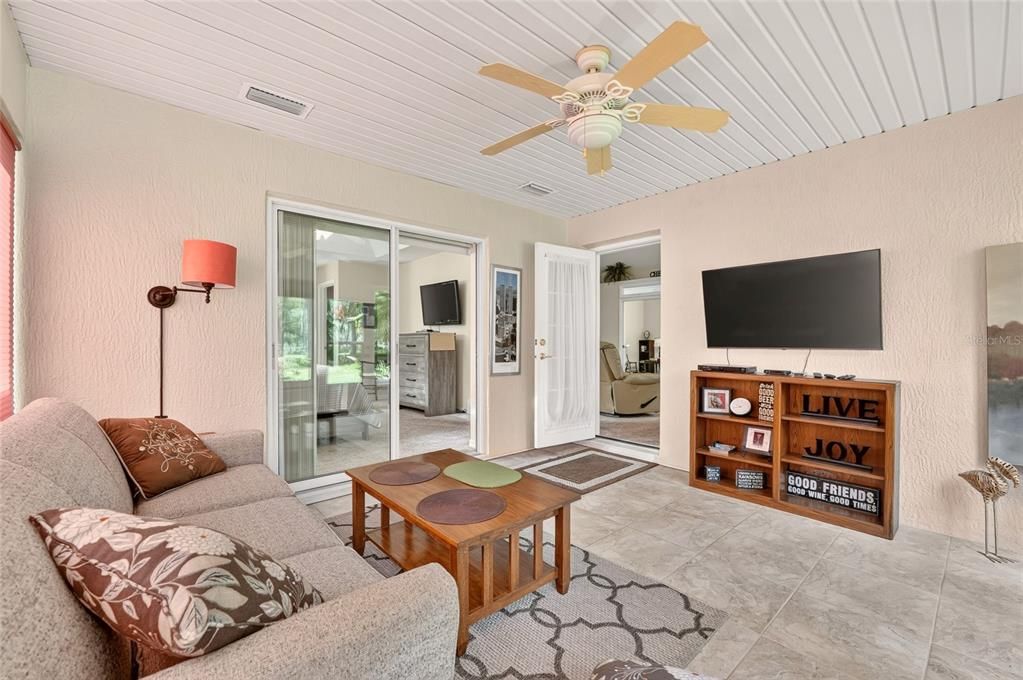For Sale: $274,888 (2 beds, 2 baths, 1618 Square Feet)