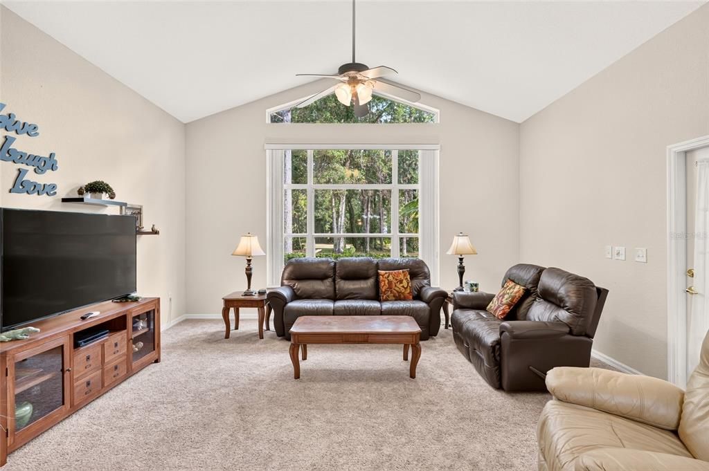 For Sale: $274,888 (2 beds, 2 baths, 1618 Square Feet)