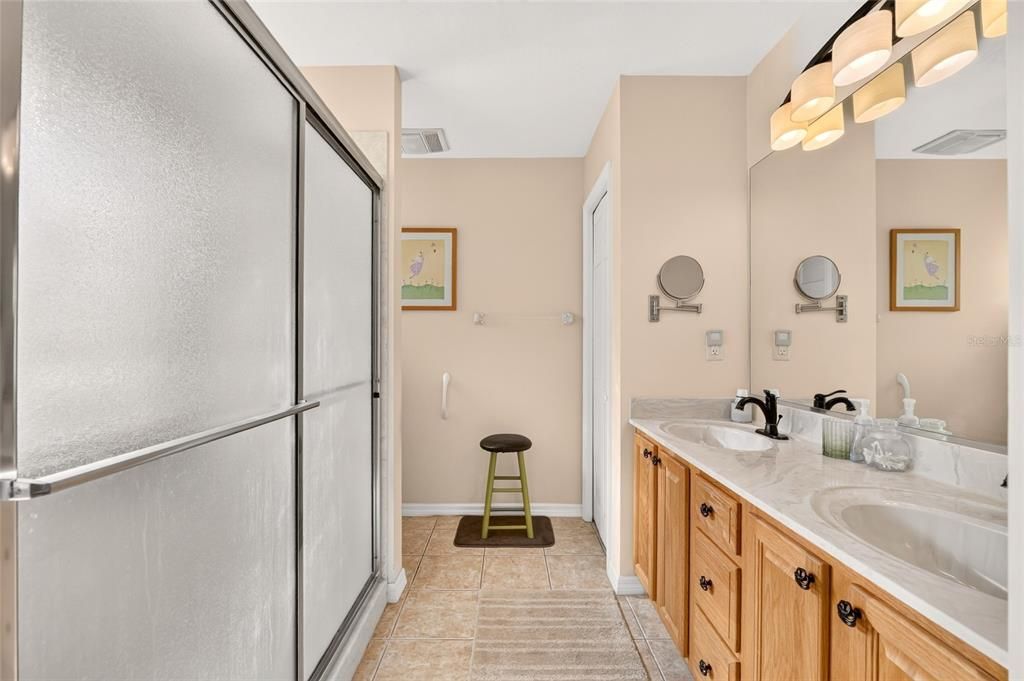 For Sale: $274,888 (2 beds, 2 baths, 1618 Square Feet)
