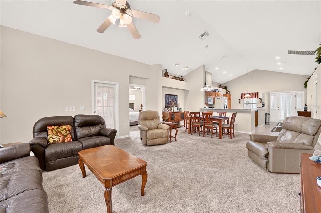 For Sale: $274,888 (2 beds, 2 baths, 1618 Square Feet)
