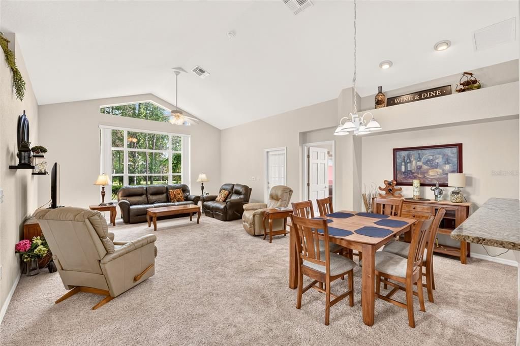For Sale: $274,888 (2 beds, 2 baths, 1618 Square Feet)