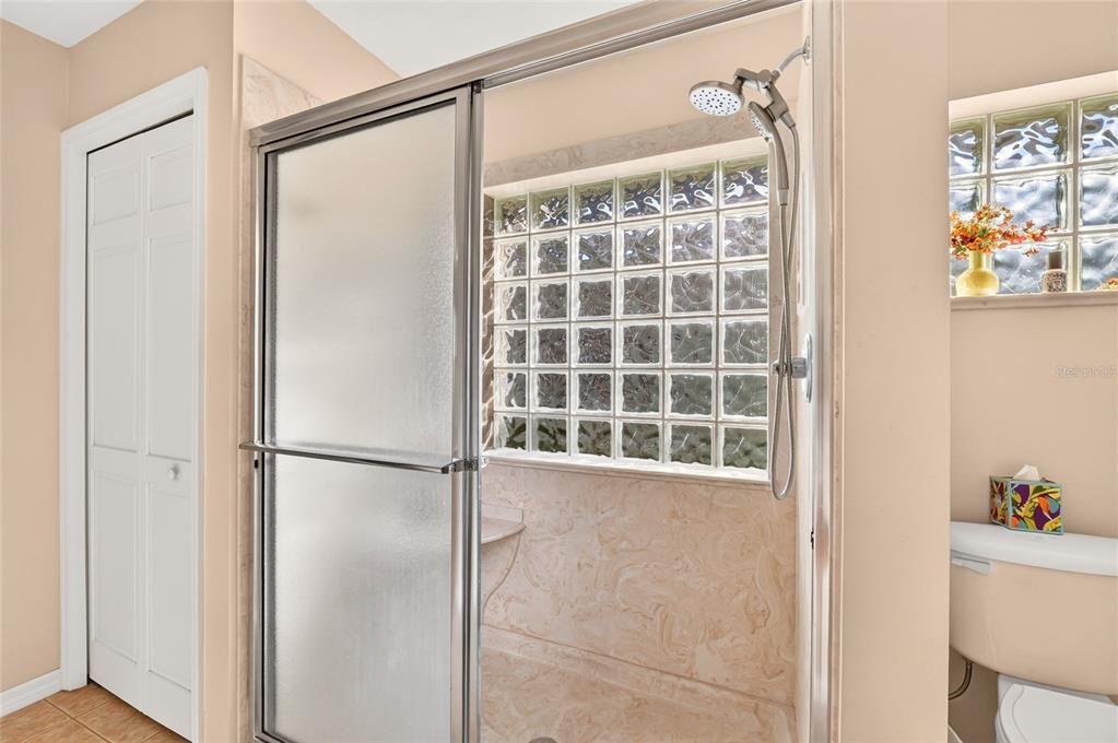 For Sale: $274,888 (2 beds, 2 baths, 1618 Square Feet)