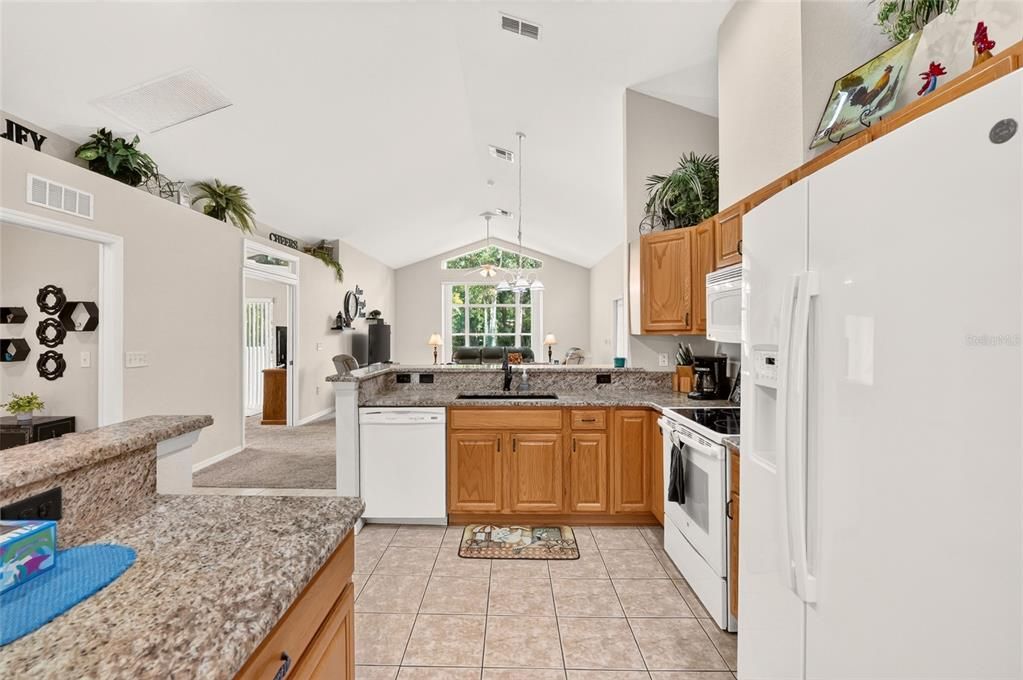For Sale: $274,888 (2 beds, 2 baths, 1618 Square Feet)