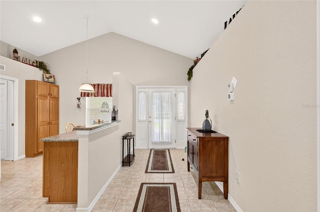 For Sale: $274,888 (2 beds, 2 baths, 1618 Square Feet)