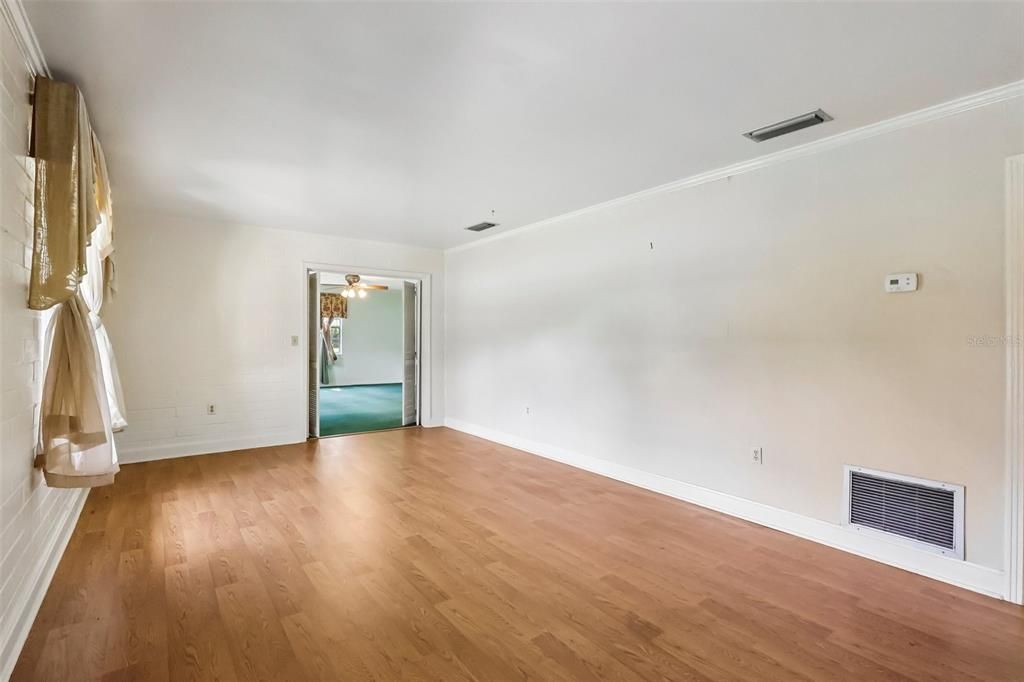 For Sale: $279,900 (2 beds, 2 baths, 1544 Square Feet)