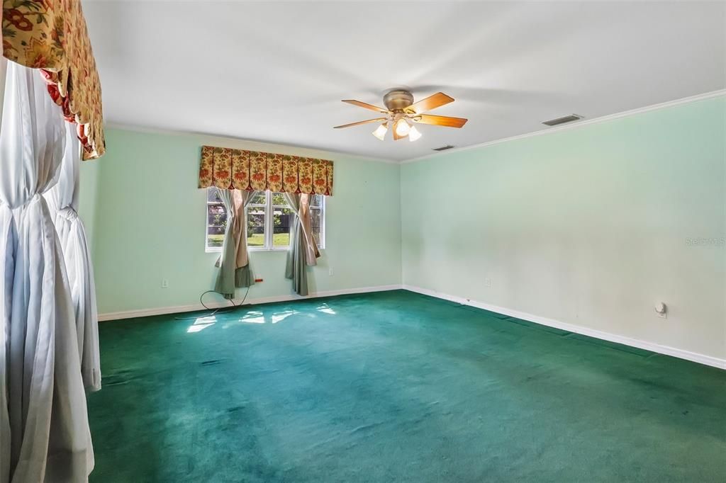 For Sale: $279,900 (2 beds, 2 baths, 1544 Square Feet)