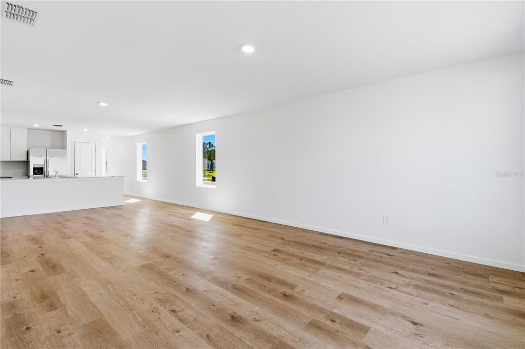 For Rent: $2,200 (4 beds, 2 baths, 1600 Square Feet)