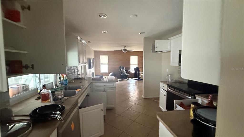For Sale: $95,000 (3 beds, 2 baths, 1661 Square Feet)