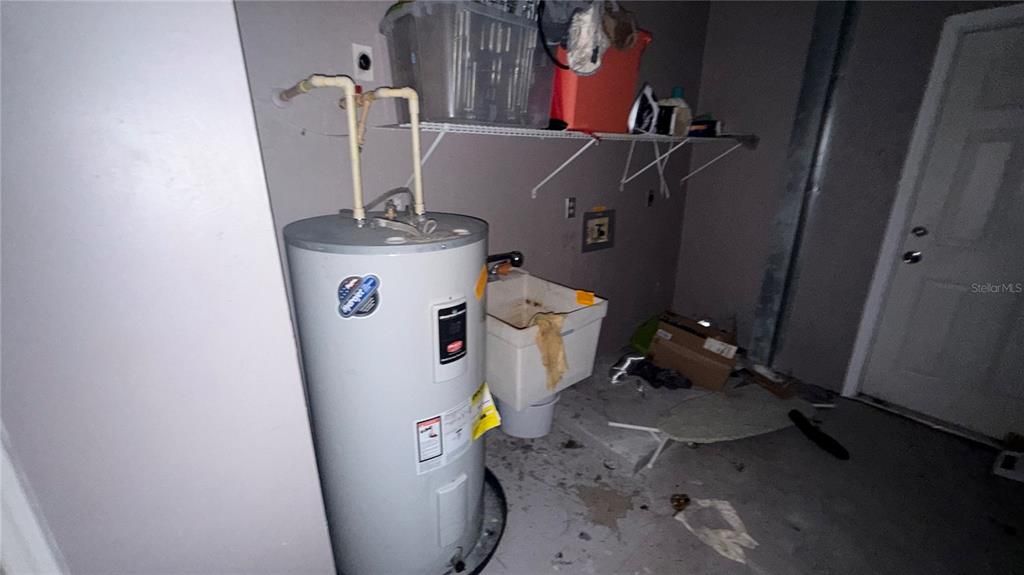 For Sale: $95,000 (3 beds, 2 baths, 1661 Square Feet)