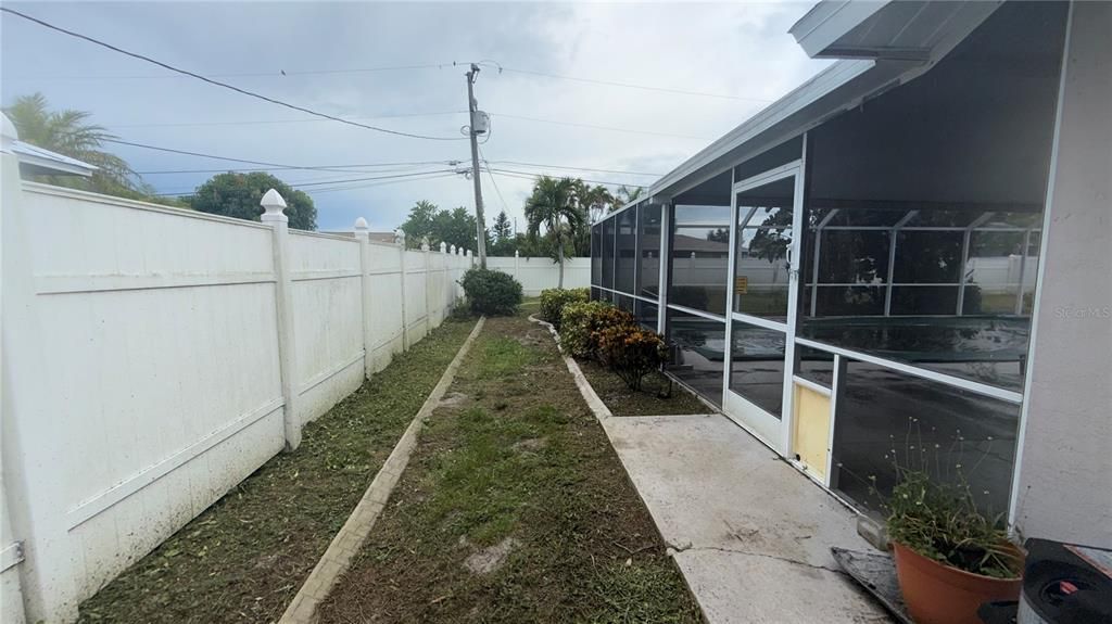 For Sale: $95,000 (3 beds, 2 baths, 1661 Square Feet)