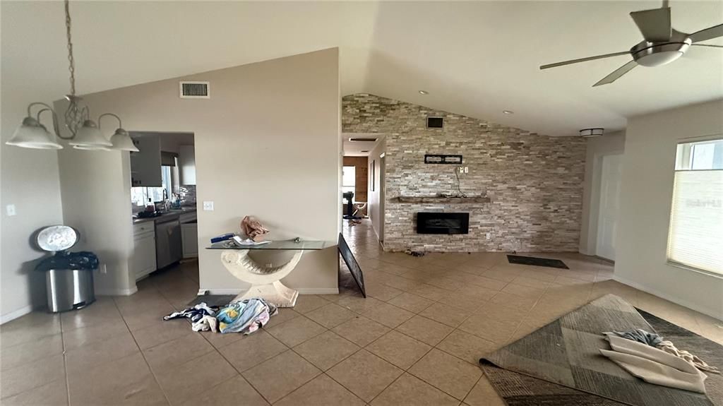 For Sale: $95,000 (3 beds, 2 baths, 1661 Square Feet)