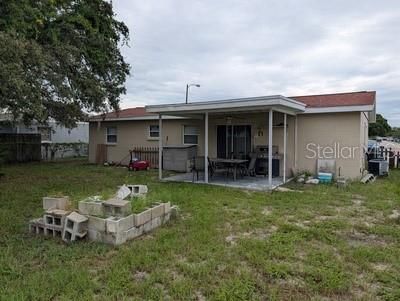 На продажу: $195,000 (2 спален, 1 ванн, 840 Квадратных фут)
