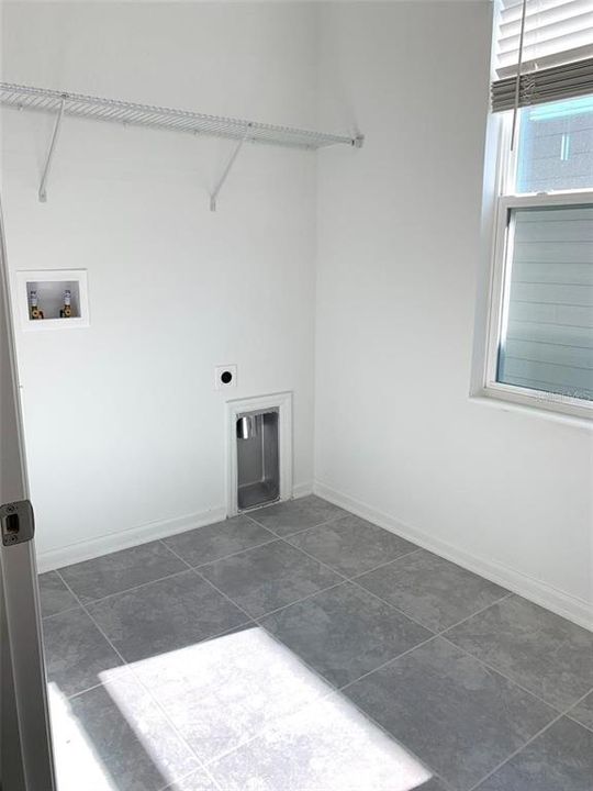 В аренду: $2,600 (3 спален, 2 ванн, 1787 Квадратных фут)