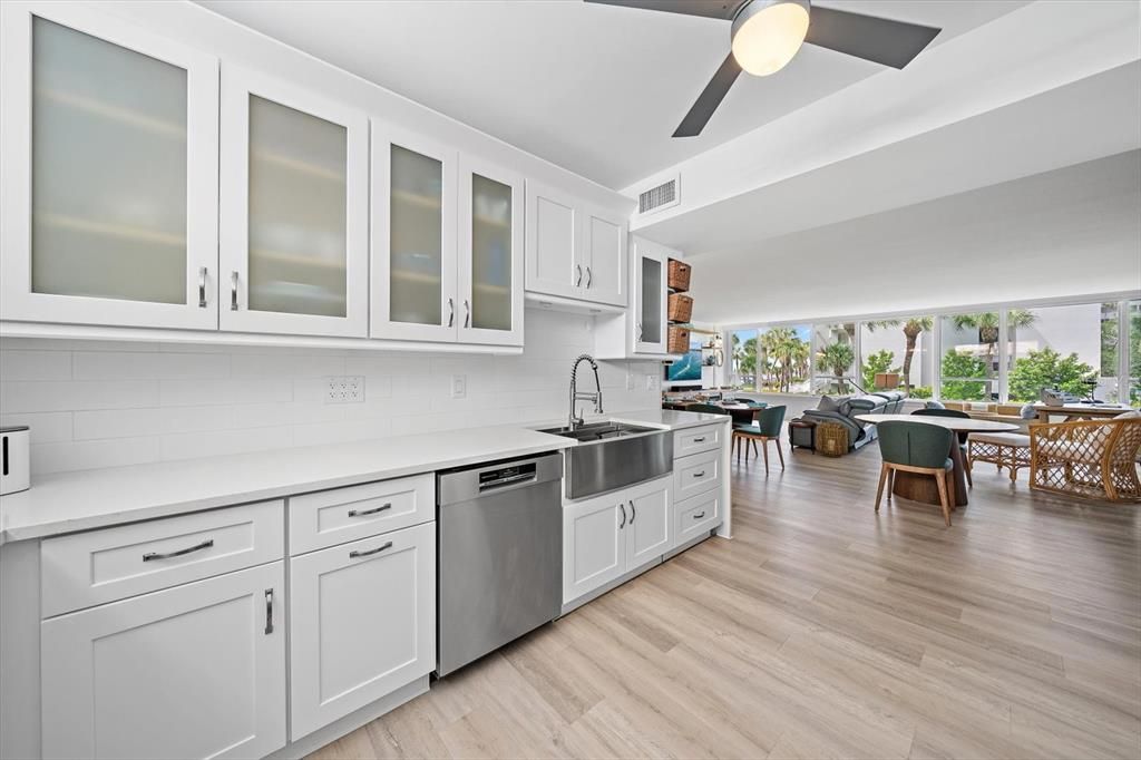 For Sale: $1,325,000 (2 beds, 2 baths, 1492 Square Feet)