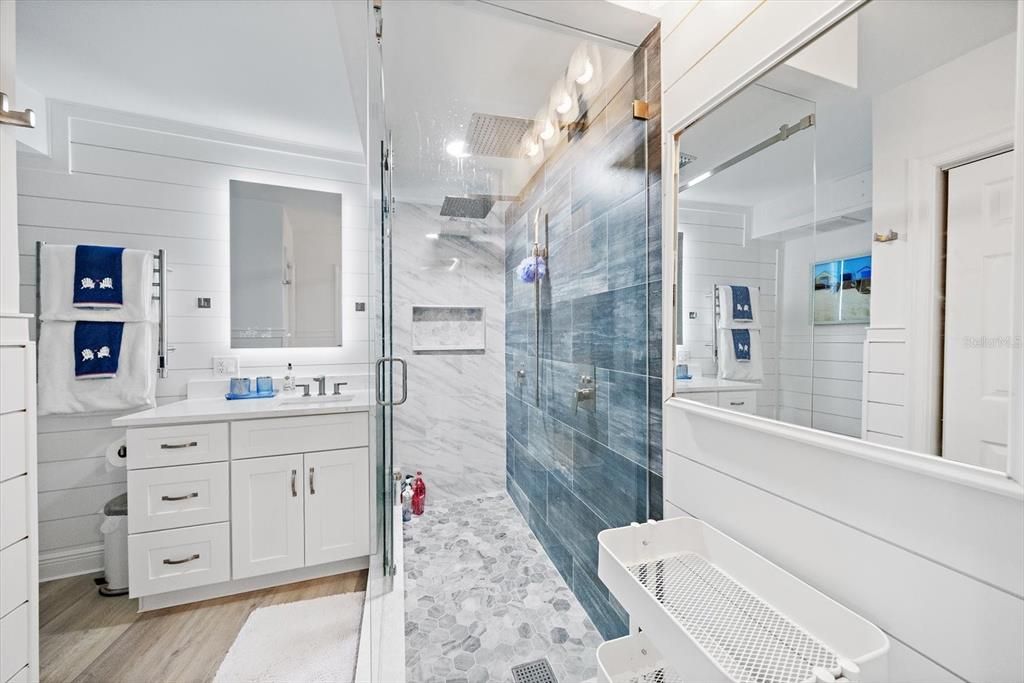 For Sale: $1,325,000 (2 beds, 2 baths, 1492 Square Feet)