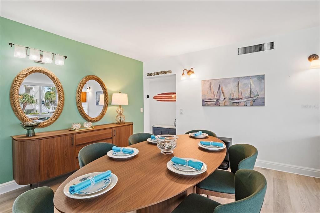 For Sale: $1,325,000 (2 beds, 2 baths, 1492 Square Feet)