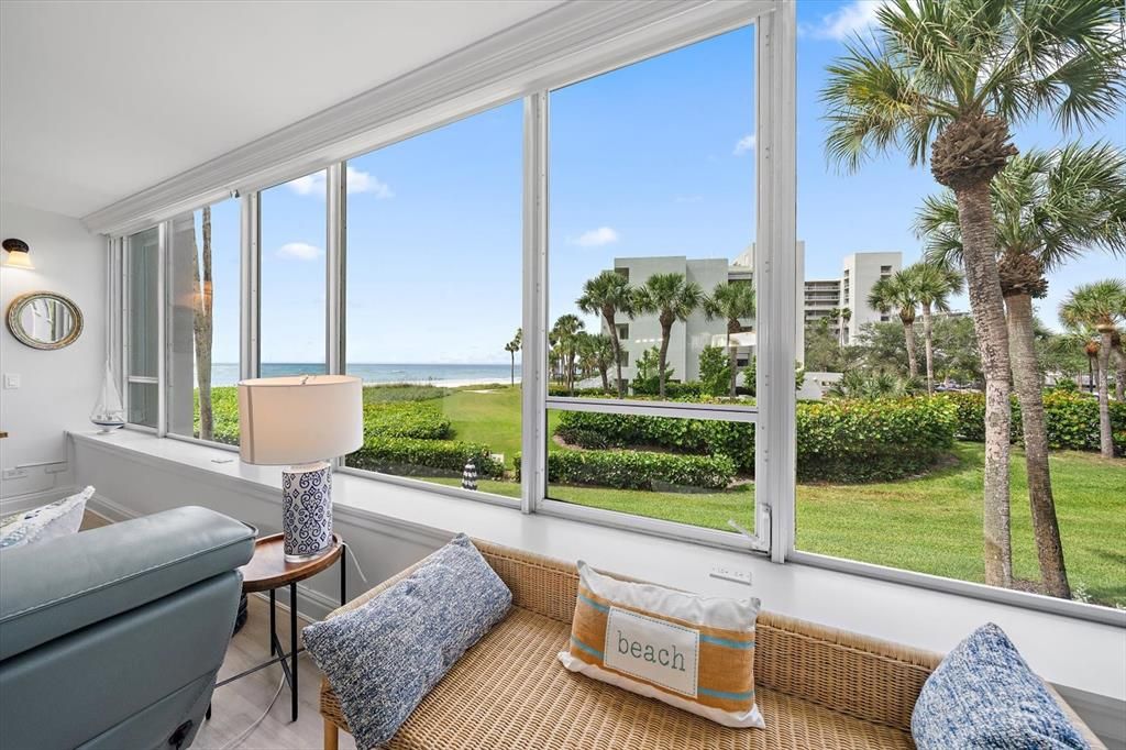 For Sale: $1,325,000 (2 beds, 2 baths, 1492 Square Feet)